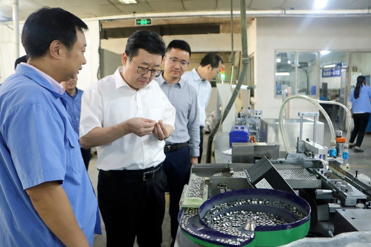 集团清静生产百日行动督导组到西无二集团、、、汽车工业公司督导检查